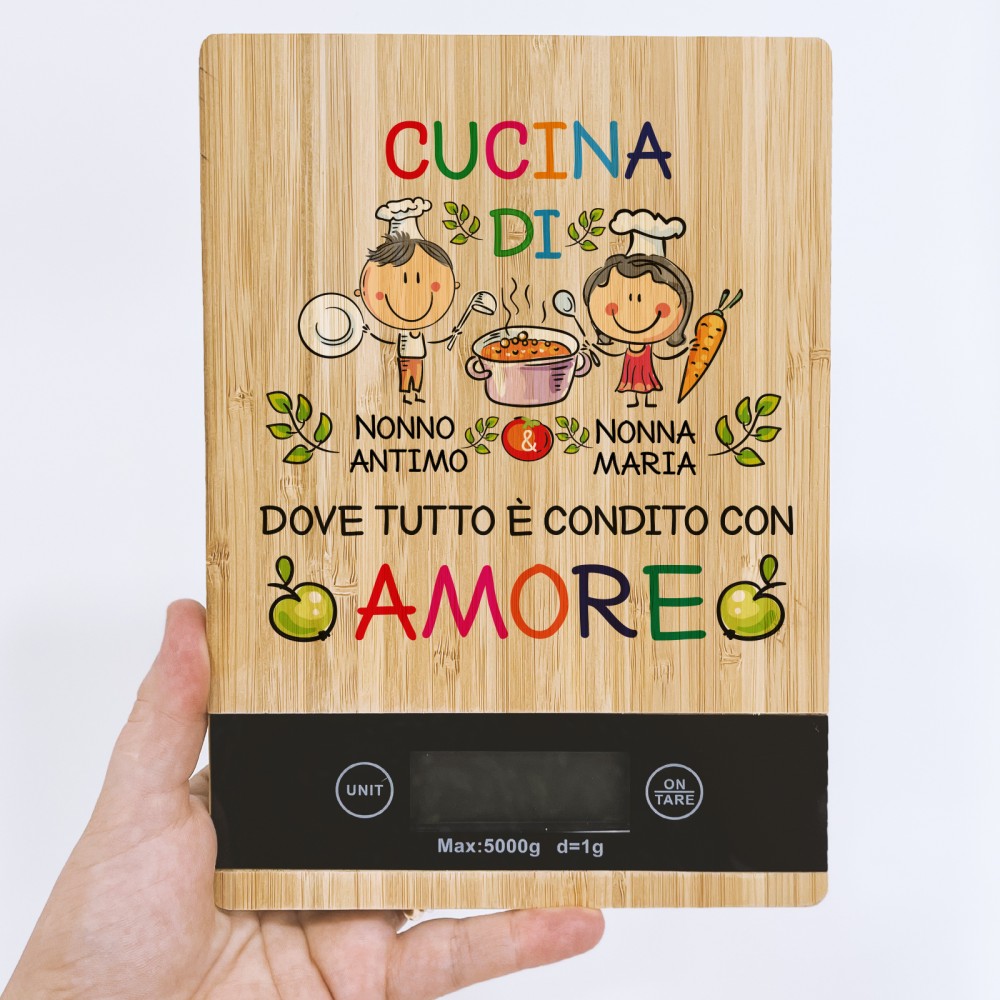 Bilancia Digitale da Cucina in Bamboo - Nella cucina dei nonni tutto è  condito con amore - Idea Regalo Festa dei Nonni